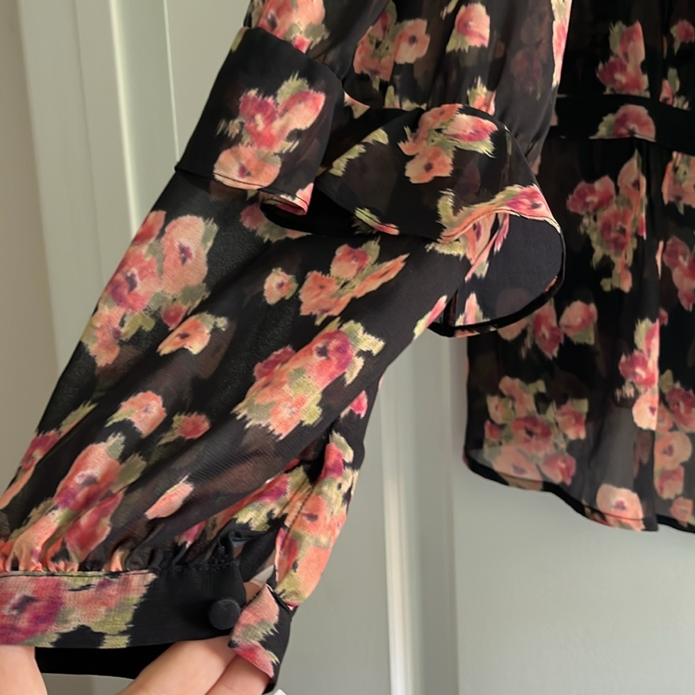 Floral Ruffle Top - Picture 5 of 10